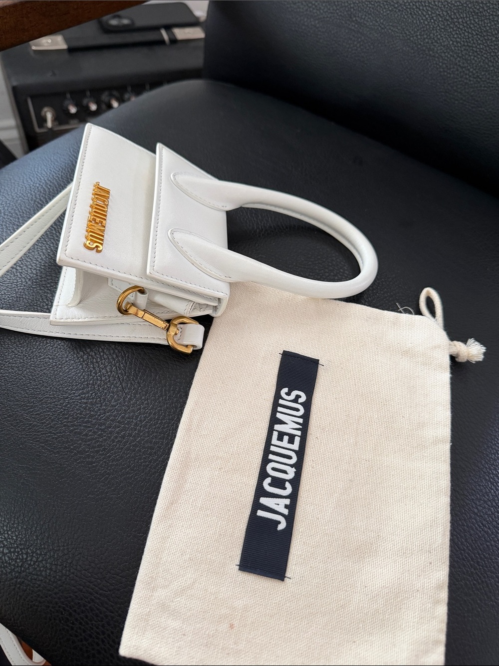 Jacquemus Le Chiquito Mini Top-Handle Bag with Gold Logo - Picture 4 of 6